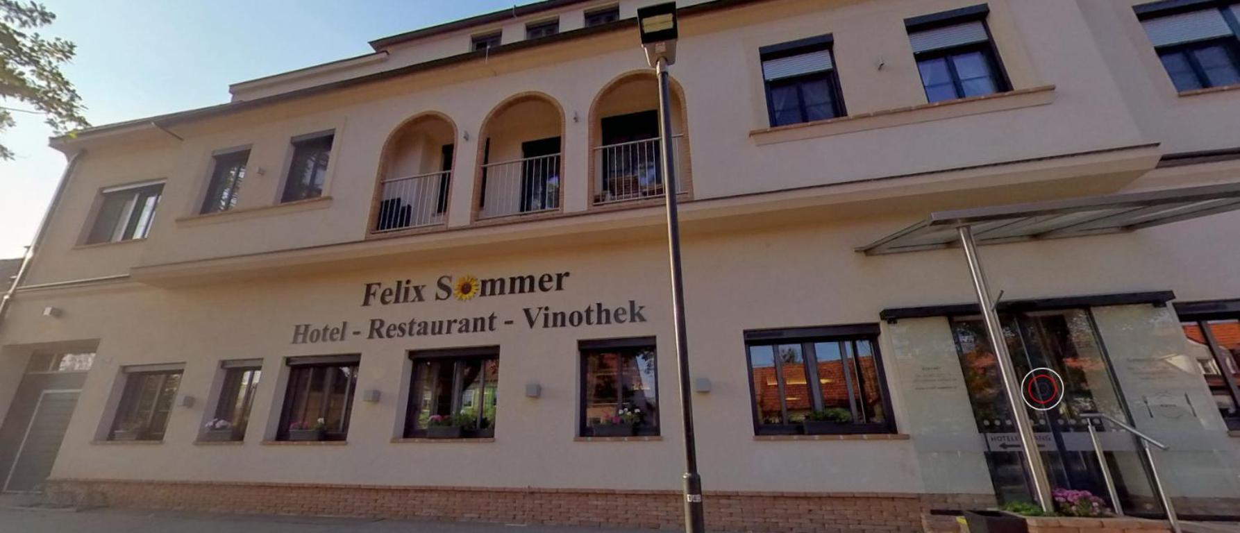 Hotel-Restaurant-Vinothek Felix Sommer Auersthal ภายนอก รูปภาพ