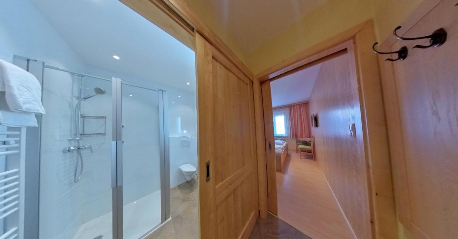 Hotel-Restaurant-Vinothek Felix Sommer Auersthal ภายนอก รูปภาพ